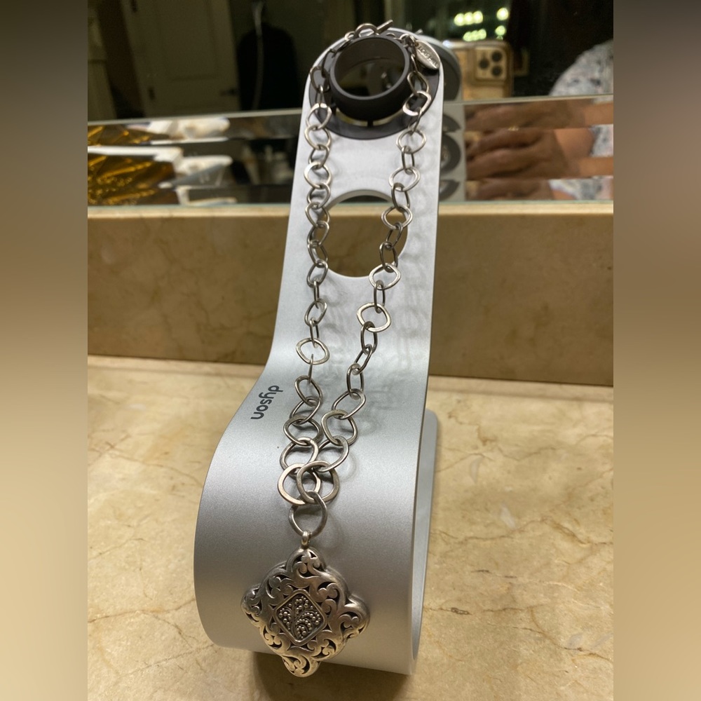 Lovely Lois Hill filigree necklace